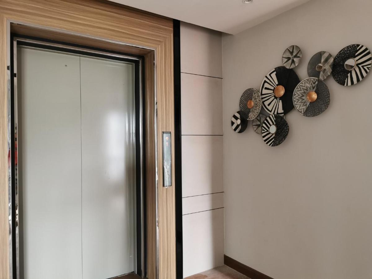 מלון Arista Ubon 4*